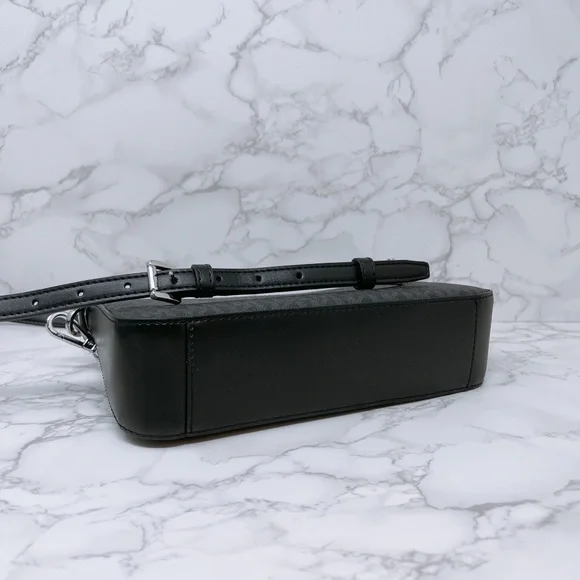 Michael Kors zip crossbody - Picture 5 of 6